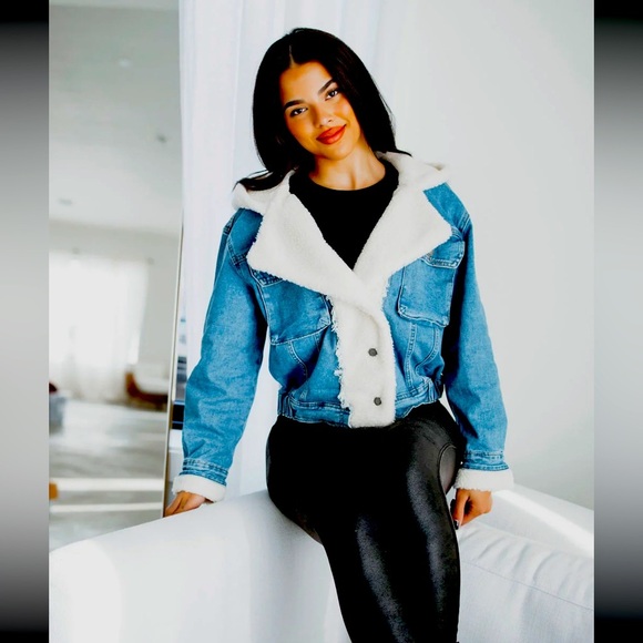 Veveret Faux Fur Hooded Denim Jacket Size Large Blue Collared Neckline Sherpa - Picture 1 of 15